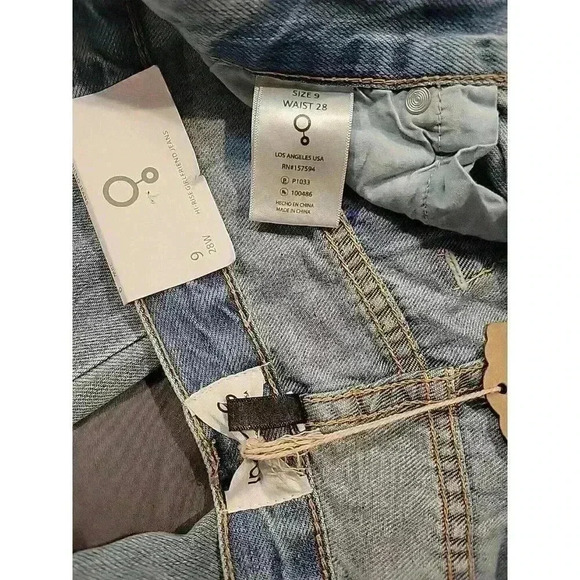 New Insane Gene Hi-Rise Girlfriend Raw Hem Distressed Jeans 9 / 28 - Picture 9 of 9